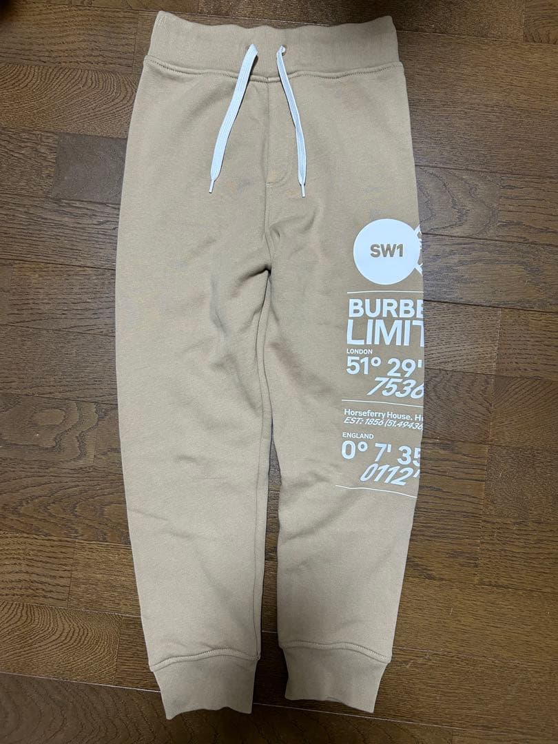 美品★バーバリー★スウェットパンツ8Y