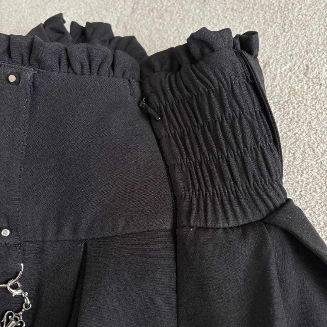 アミリージュ　ハトメベルト付きフレアスカート　クロスチャーム　ゴスロリ　パンク