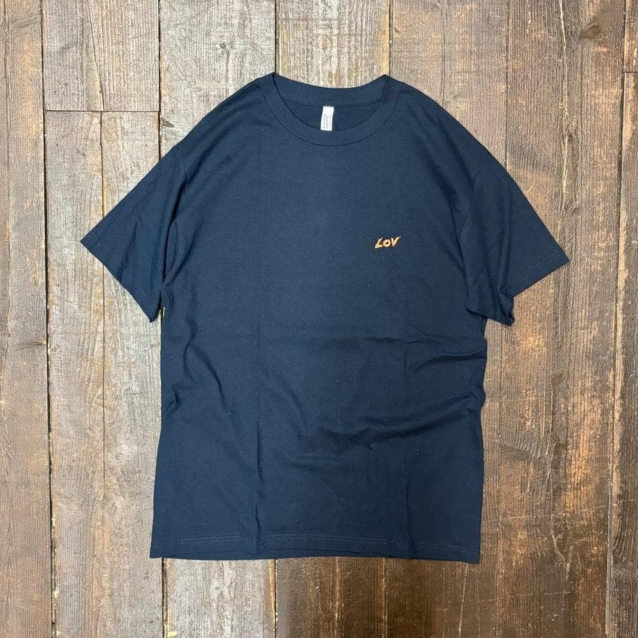 L GRINDLODGE x LOV S/S フルカラーTEE 刺繍