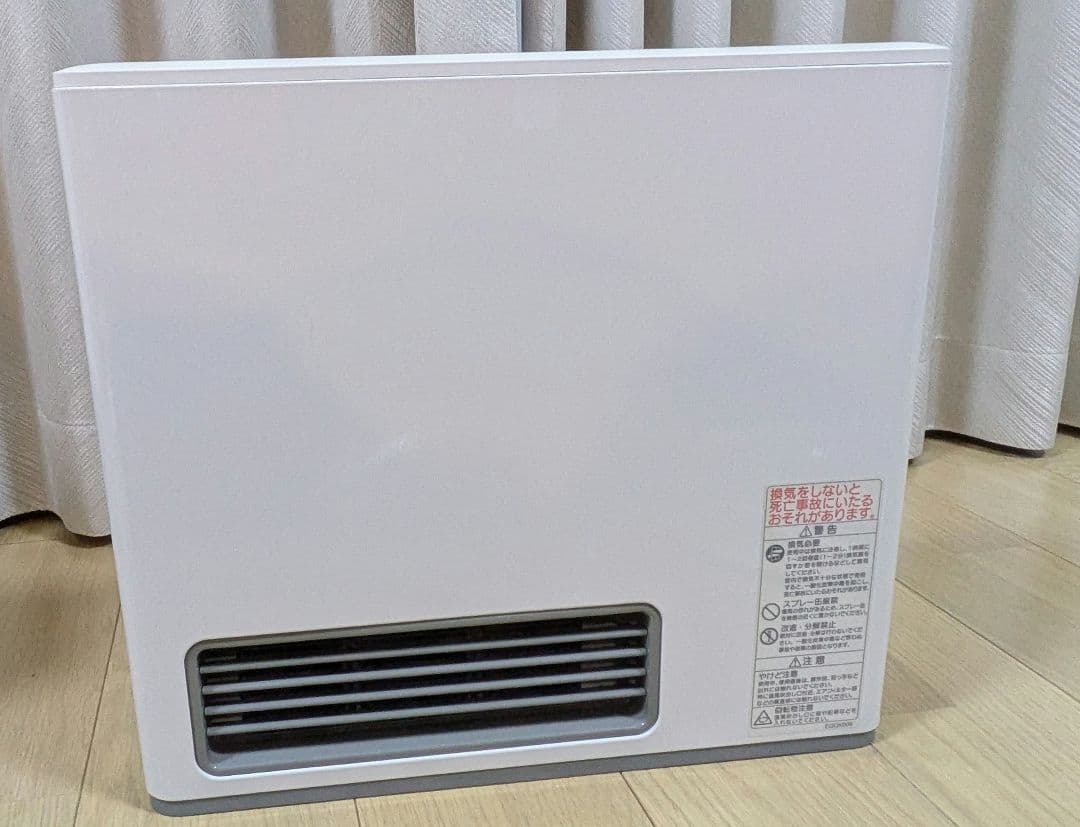 大阪ガス　ガスファンヒーター ホワイト　都市ガス13A用　ガスホースのおまけつき