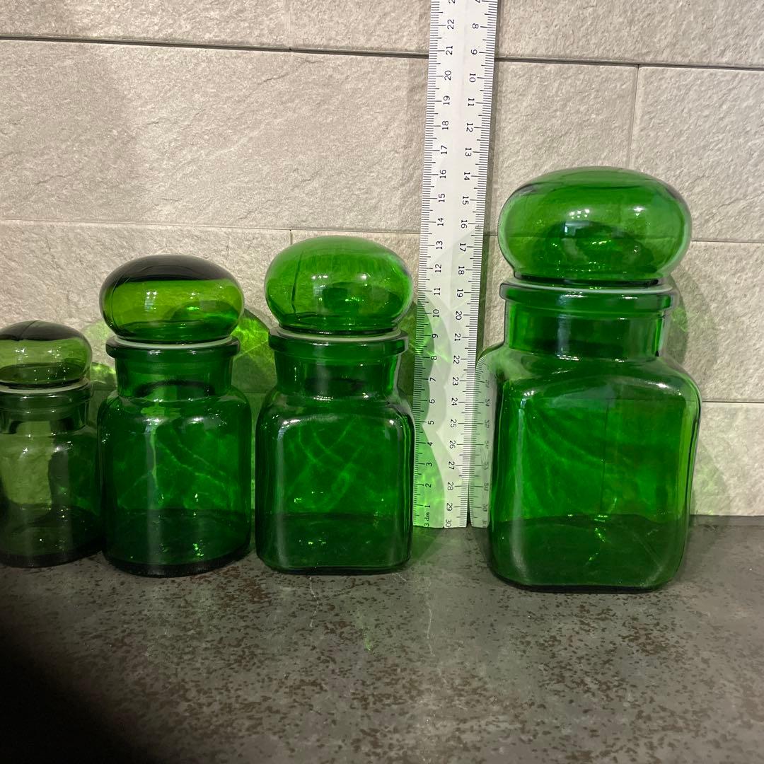 蓋付きベルギー製エメラルドグリーン ガラス瓶4個