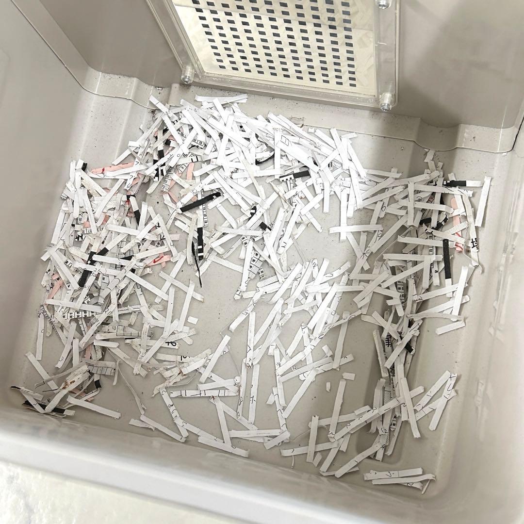 美品 アイリスオーヤマ オフィスシュレッダー 容量約30L