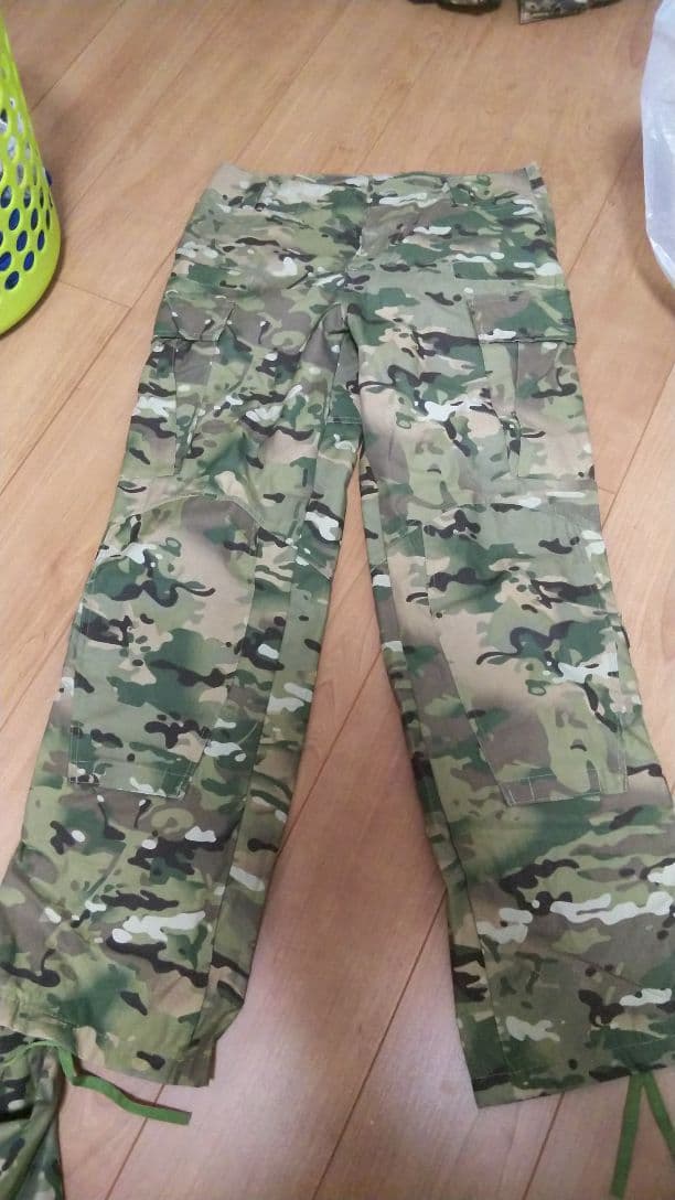 米軍マルチカム 迷彩服 上下+ベストのセット