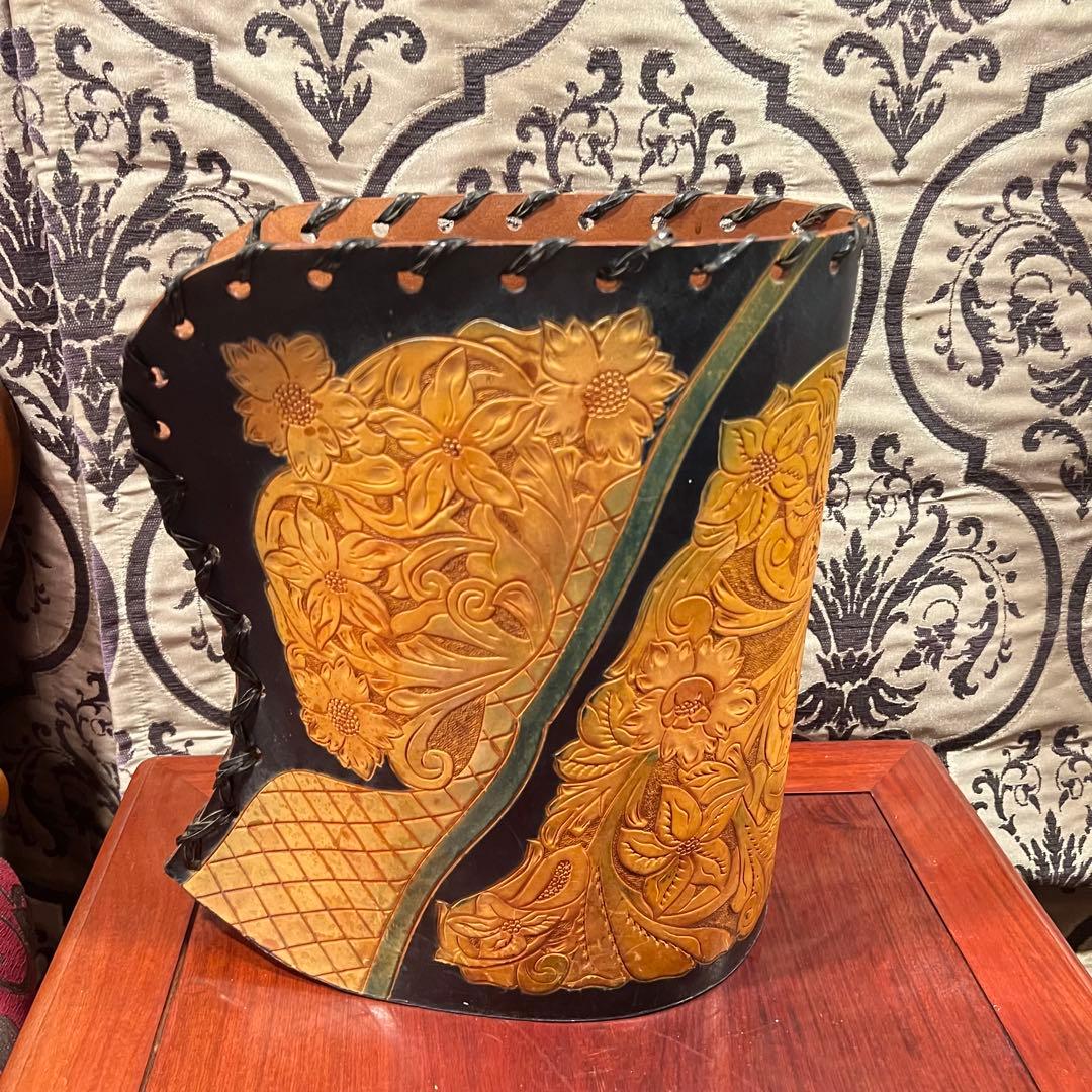 レザーカービング　ブーツ型　ゴミ箱　皮