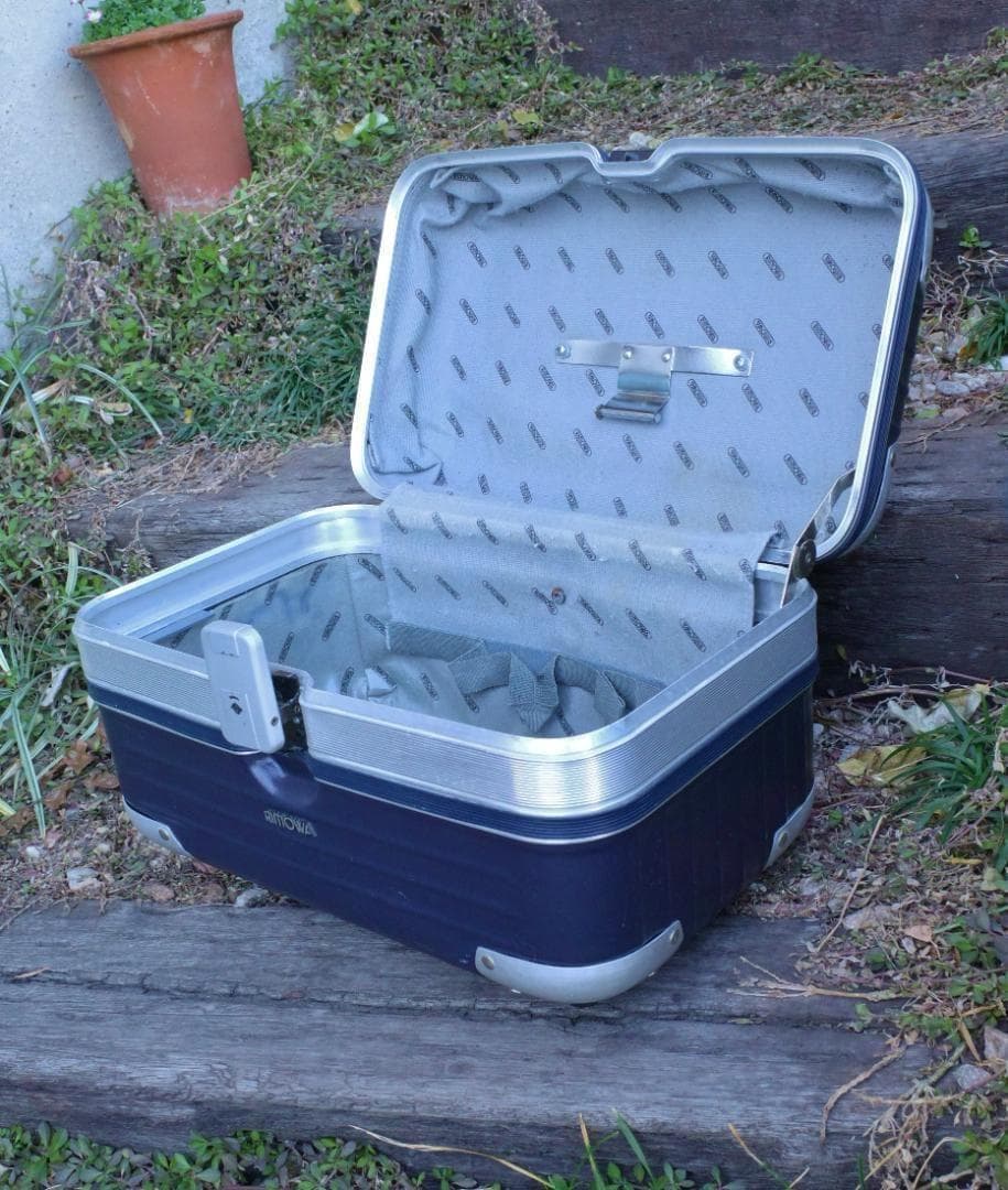 リモワ 814.38『Limbo/リンボ』ビューティケース ナイトブルー 鍵付