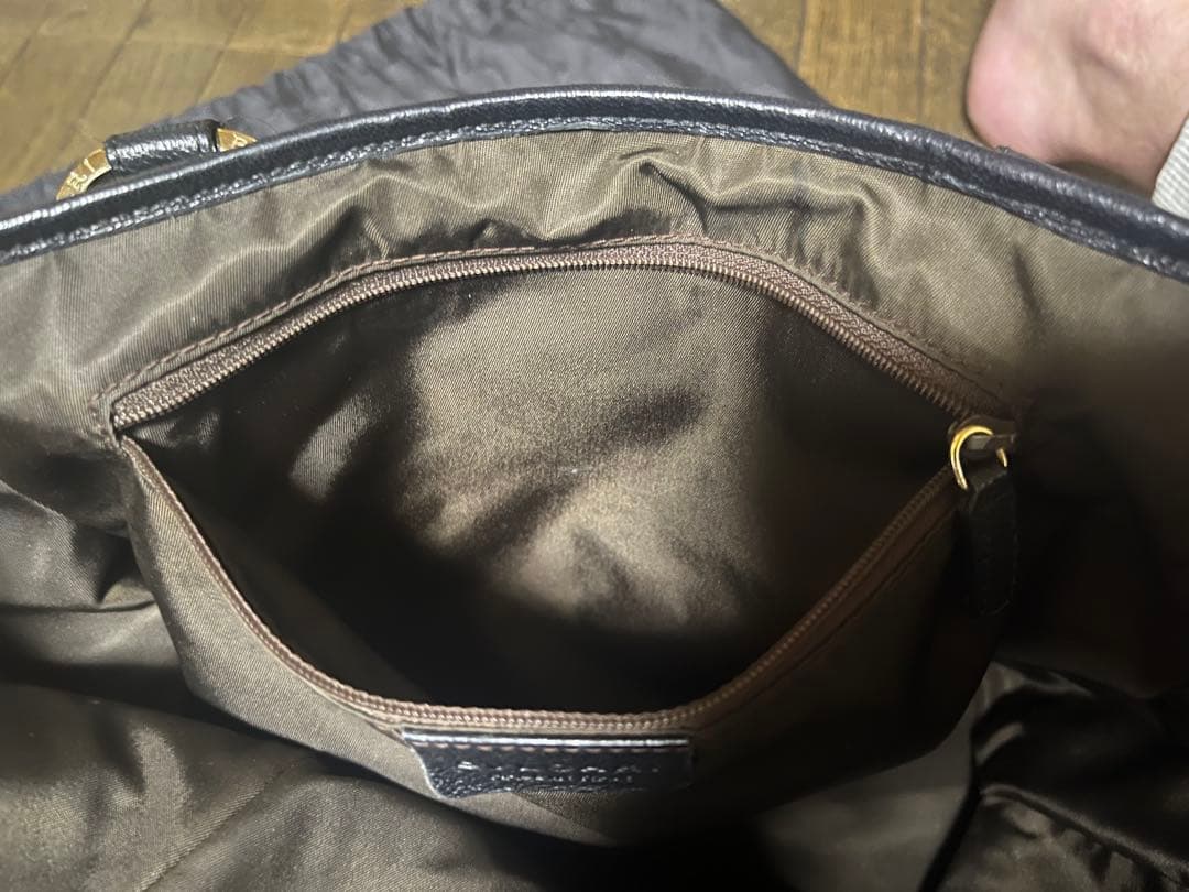 BVLGARI ブラックレザー ハンドバッグ