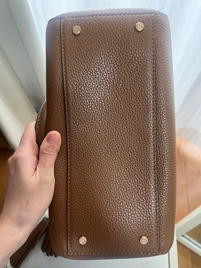 な*ぺ様 ブラウンレザー ハンドバッグ タッセル付き