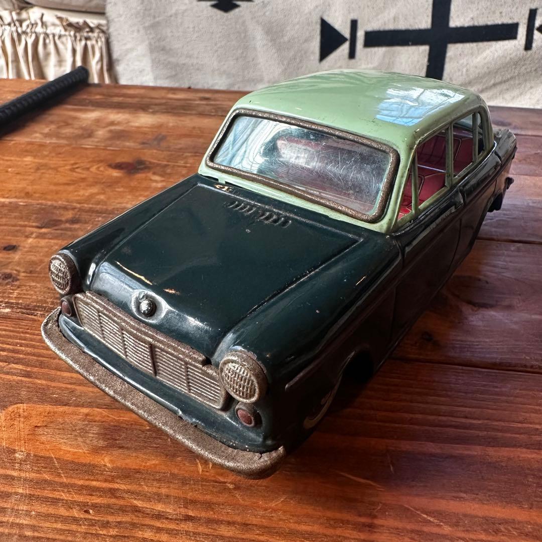 昭和レトロ　ブリキ おもちゃ　ダットサン　ブルーバード　希少