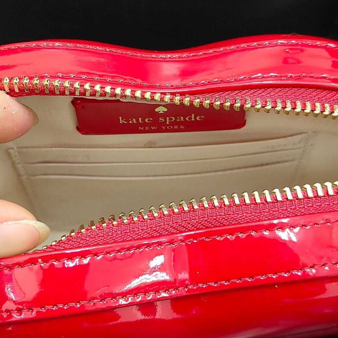 ケイトスペードニューヨーク　3Dリップ クロスボディ バッグ