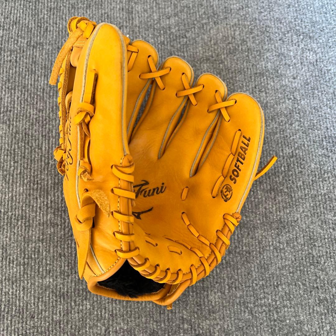 Mizuno ソフトボールグローブ 軟式 イエロー　右投げ用