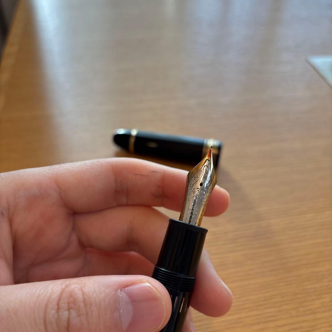 モンブランマイスターシュテュック149万年筆14K