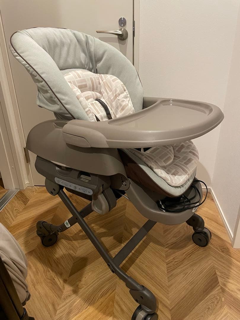 コンビ　電動　ハイローチェア