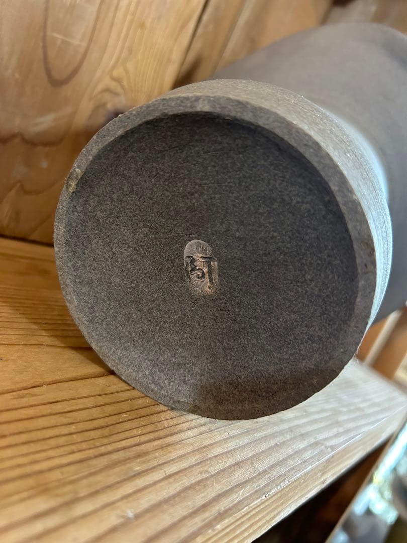 陶芸作家　やきもの　花器　花瓶　白石和宏　娘　白石阿衣