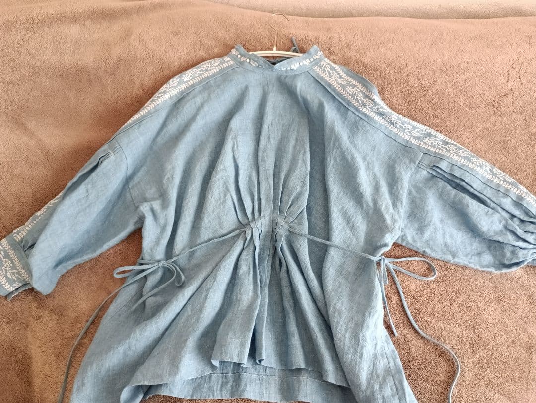 TOWAVASEリネン刺繍ブラウス未使用