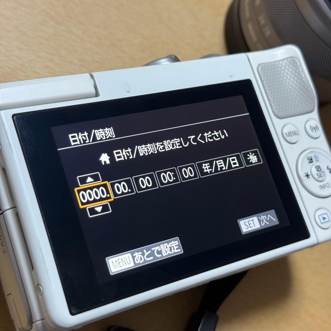 【本日限定】キャノン Canon EOS M100 ホワイト ミラーレス一眼