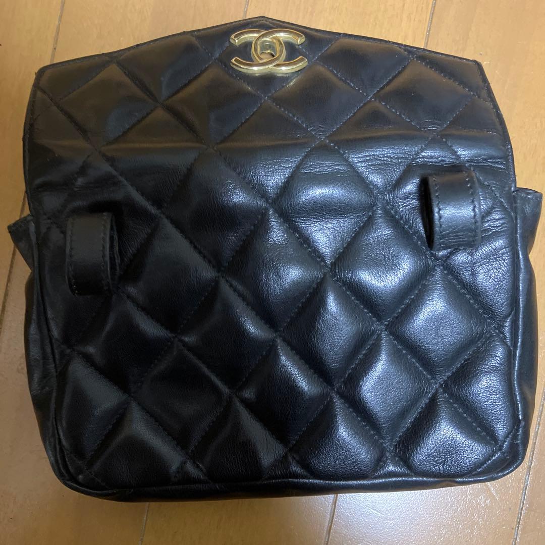 CHANEL ブラック ボディバッグ