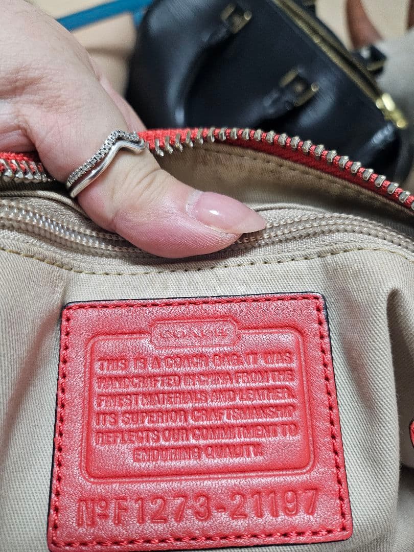 美品　COACH 赤 ハンドバッグ 高さ約23cm