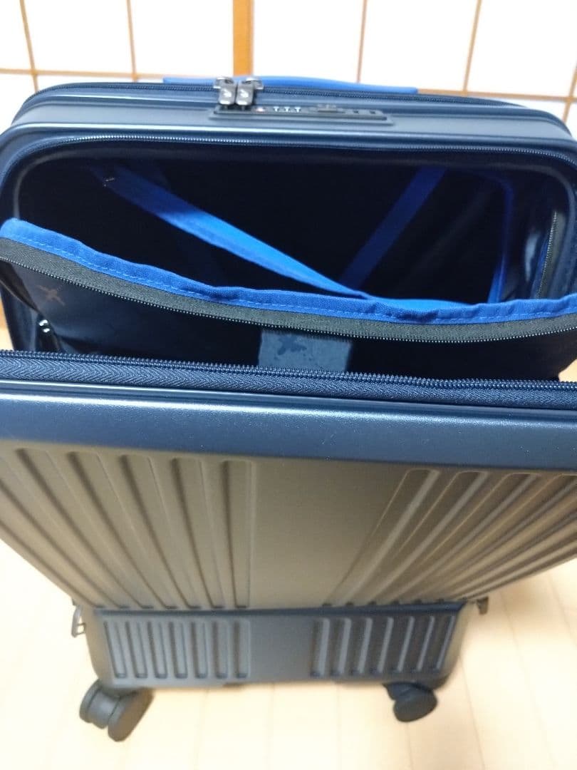 ANAオリジナル フロントオープンキャリー　55L