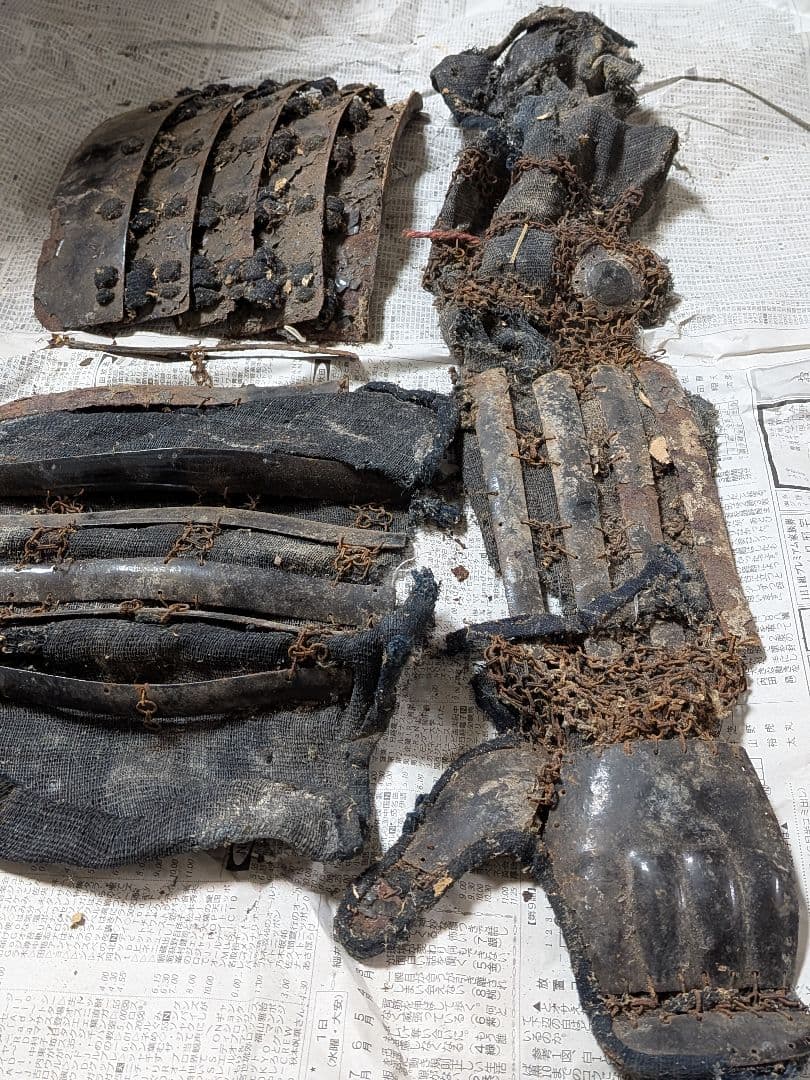 戦国浪漫時代本歌実戦残骸数百年前頃鉄地片袖籠手脛当稀少レア資料コレクション