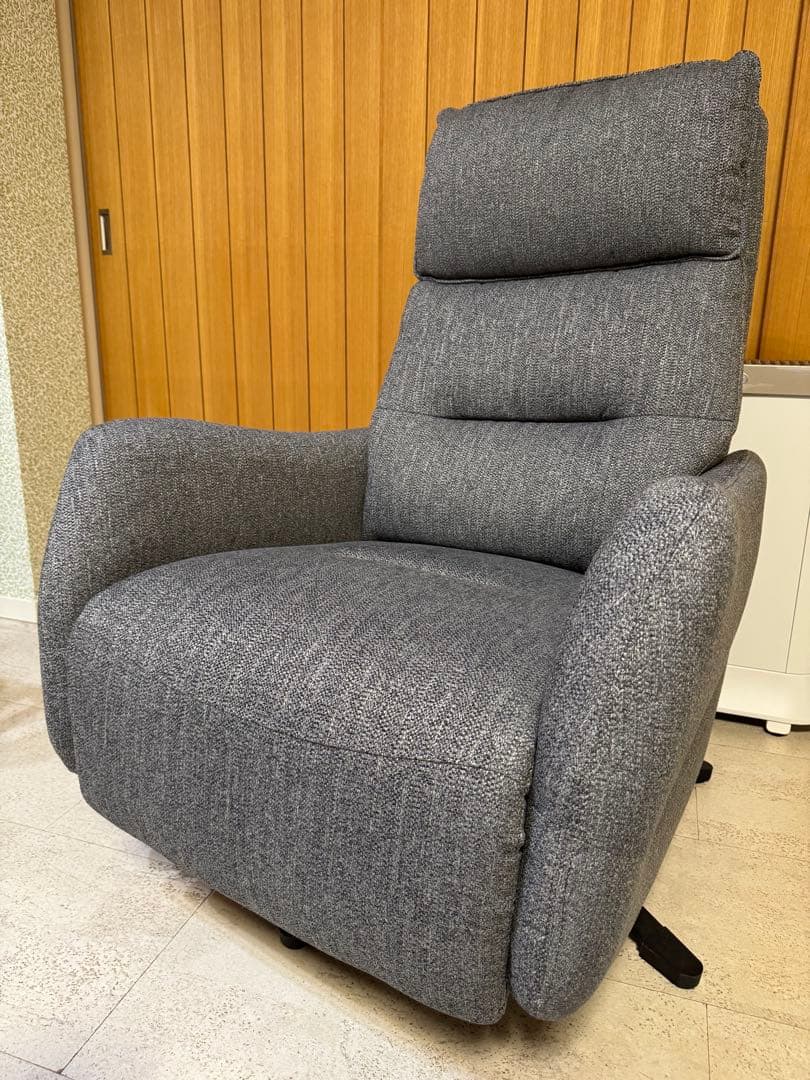 こ*じ様 [送料込] 2023年冬購入 ニトリ電動1人掛けソファ グレー ファブ
