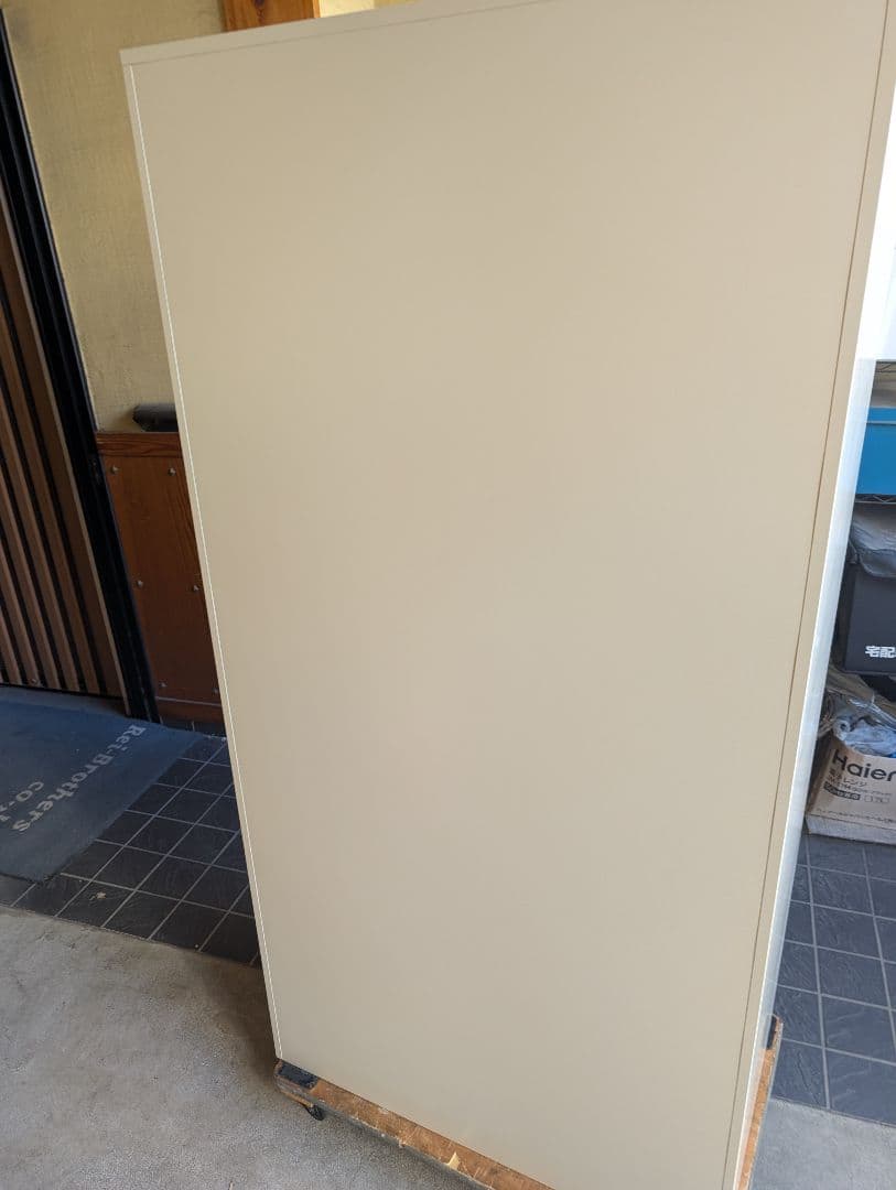 【美品中古】オフィスロッカー 8扉/棚付き/キー全て有※一部地域配送無料