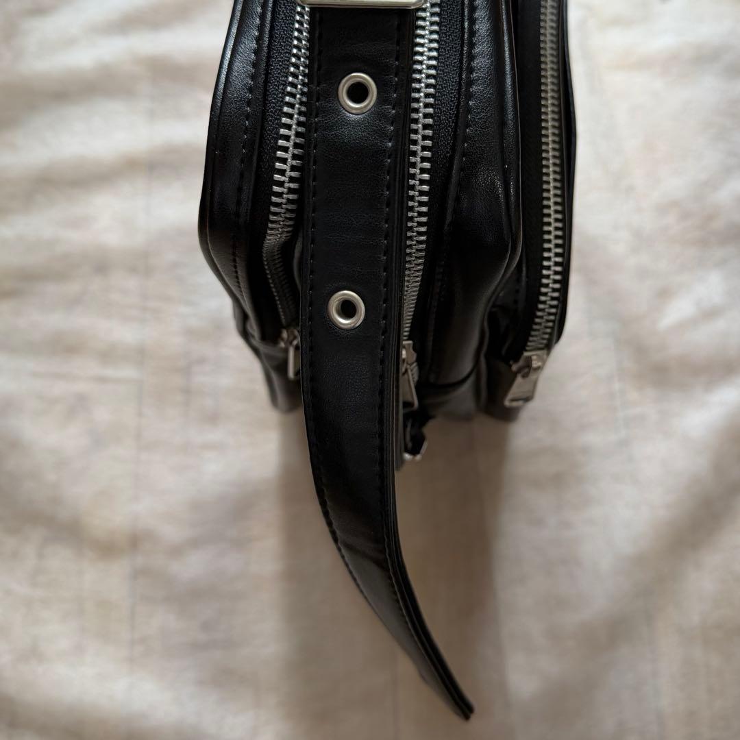 ☆極美品☆ コムデギャルソン　ショルダーバッグ　肩掛け　斜め掛け　ブラック