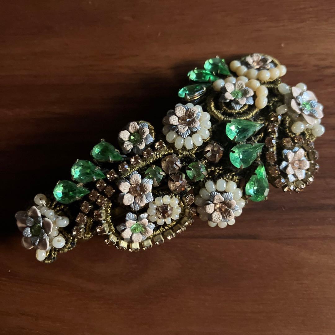 ミハエルネグリン　バレッタ　グリーン系