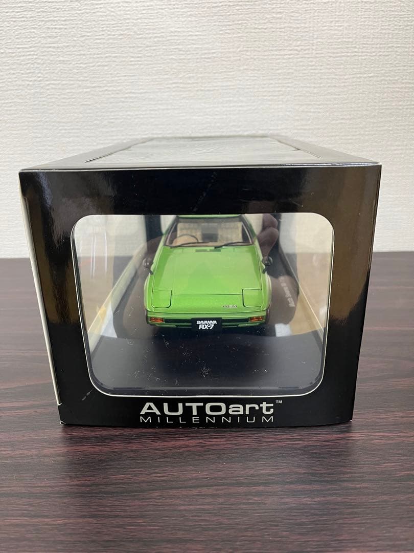 オートアート1/18マツダ サバンナRX-7 (SA) グリーン