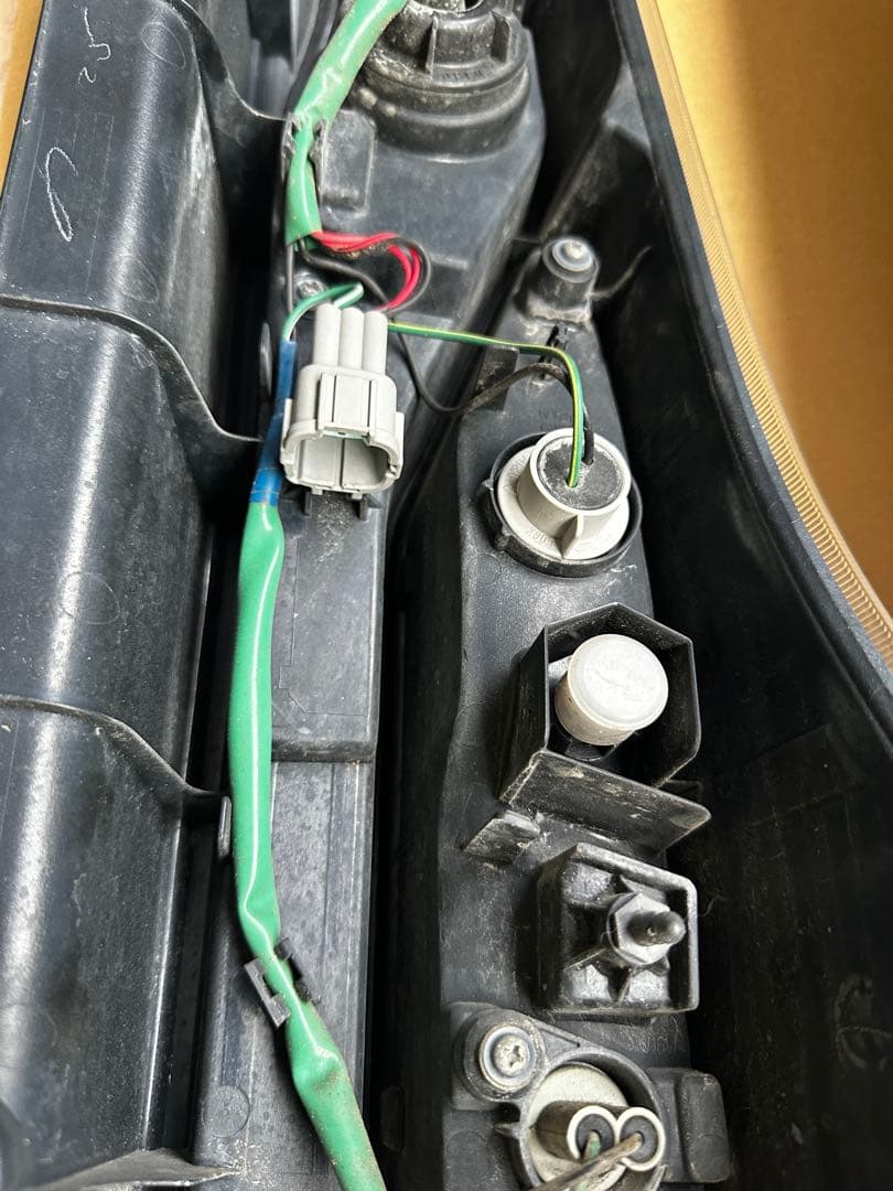 日産 セレナ C26 後期 純正テールランプ 左右セット 点灯確認済