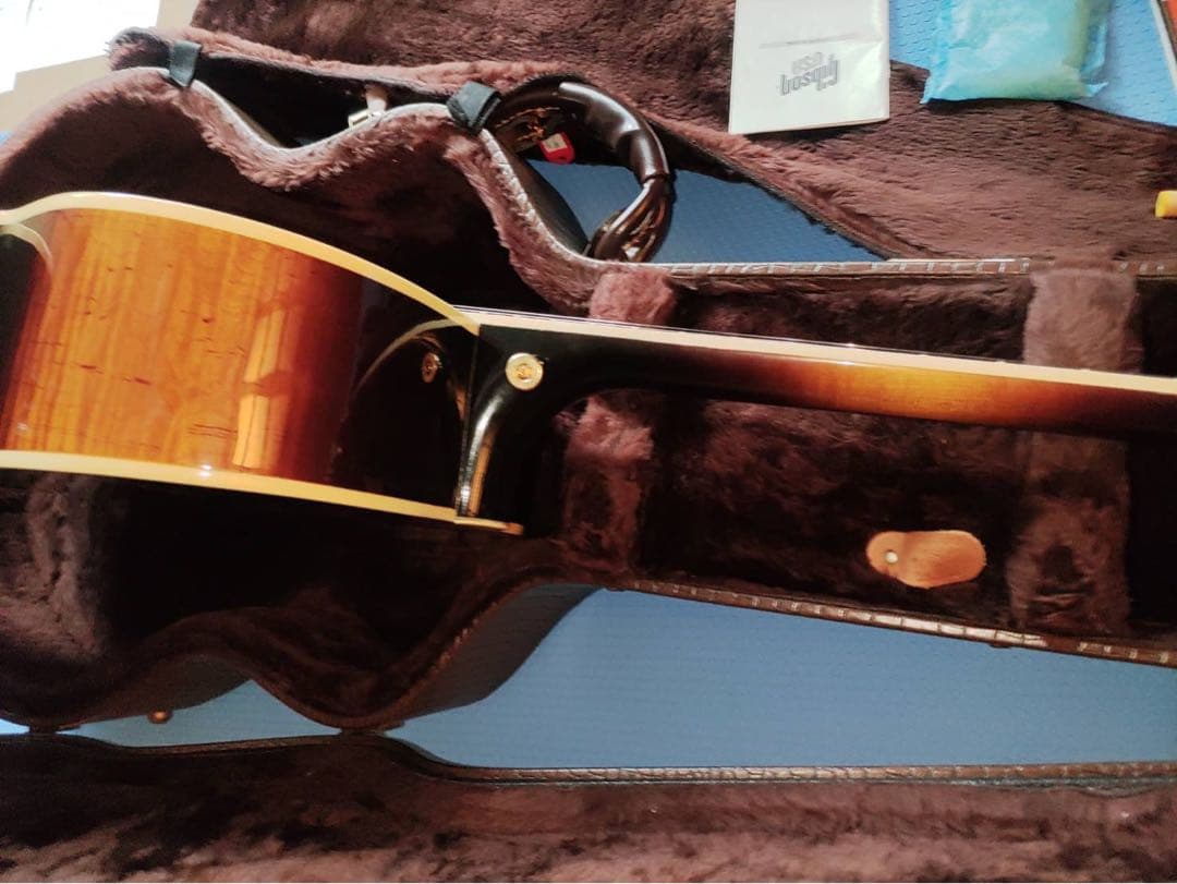 美品GibsonJ-200 1993年製（豪華ブラウン鍵付純正ハードケース付）