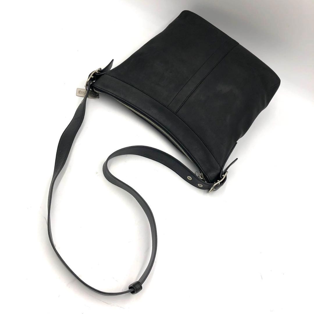コーチ ショルダーバッグ ブラック 黒 レザー 革 斜め掛け A4収納可